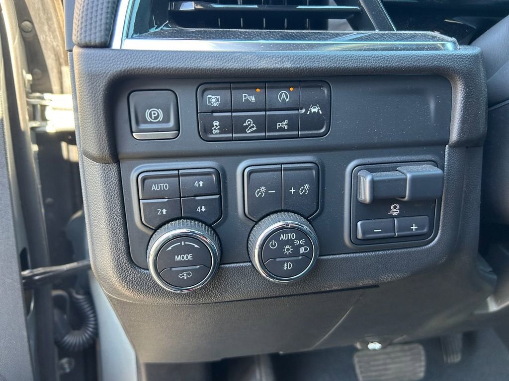 2025 Chevrolet Suburban RST