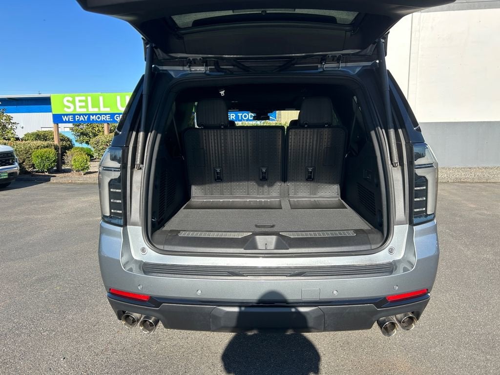 2025 Chevrolet Suburban RST