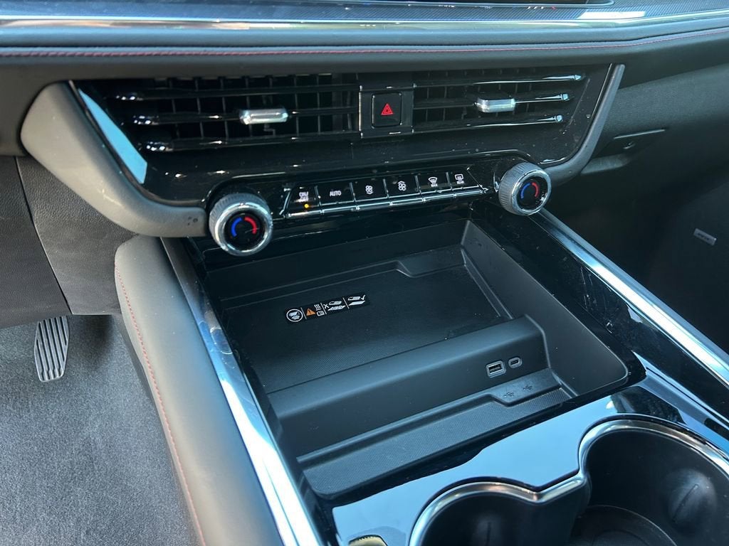 2025 Chevrolet Suburban RST