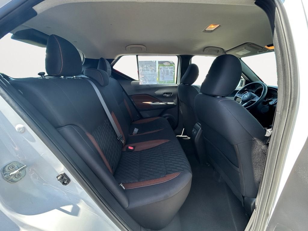 2021 Nissan Kicks SR