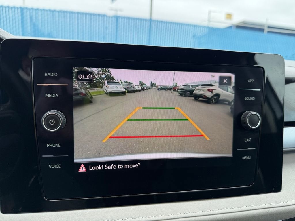 2025 Volkswagen Taos SE