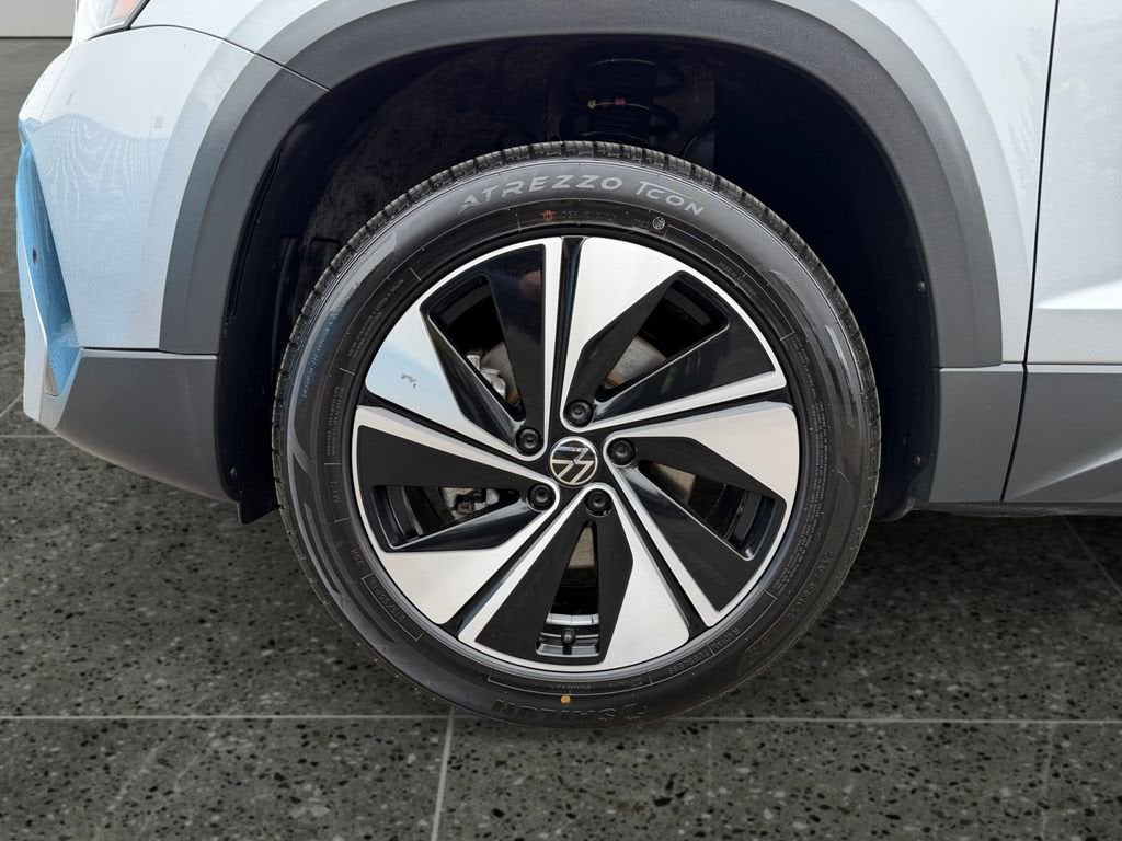 2025 Volkswagen Taos SE