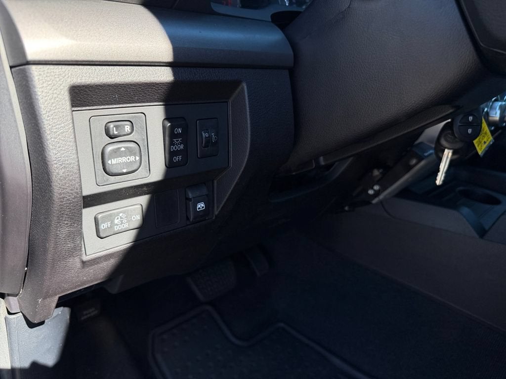 2015 Toyota Tundra 4WD Truck SR5