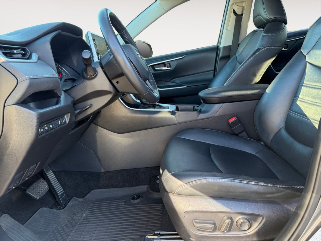 2020 Toyota RAV4 XLE Premium