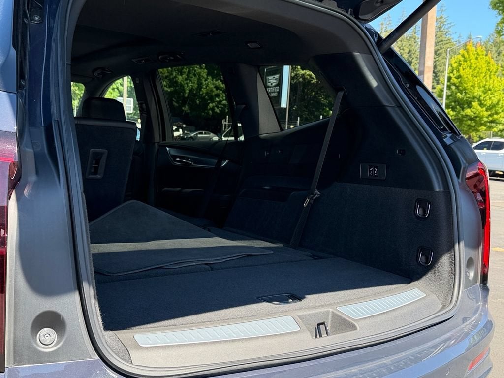 2025 Cadillac XT6 Luxury