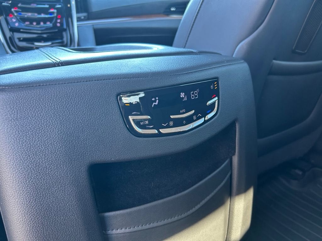 2020 Cadillac Escalade Luxury