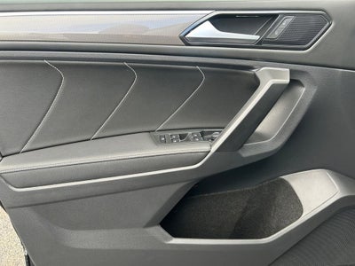 2023 Volkswagen Tiguan SE R-Line Black