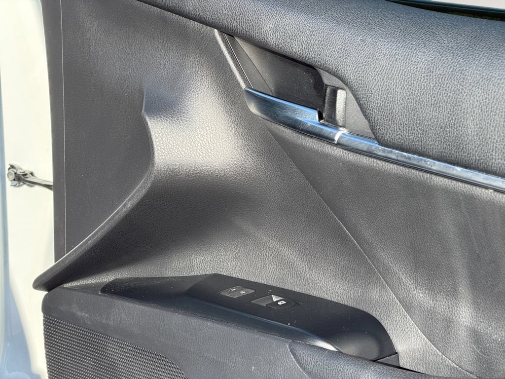 2018 Toyota Camry Hybrid LE