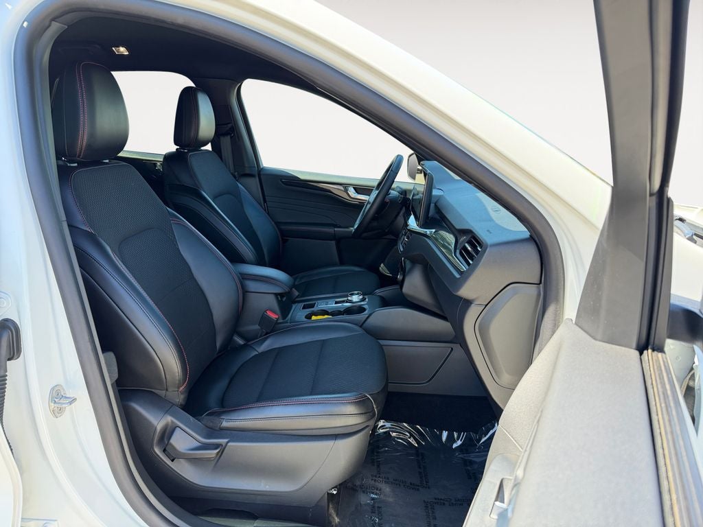 2025 Ford Escape Hybrid ST-Line Select