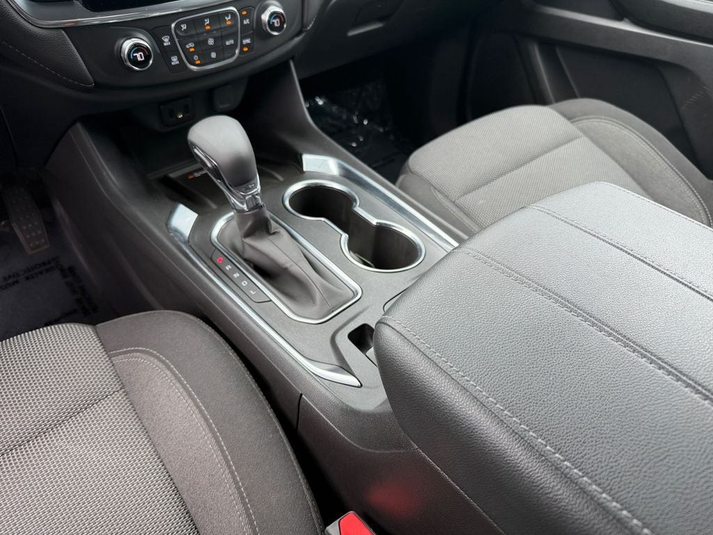 2022 Chevrolet Traverse LT Cloth w/2FL