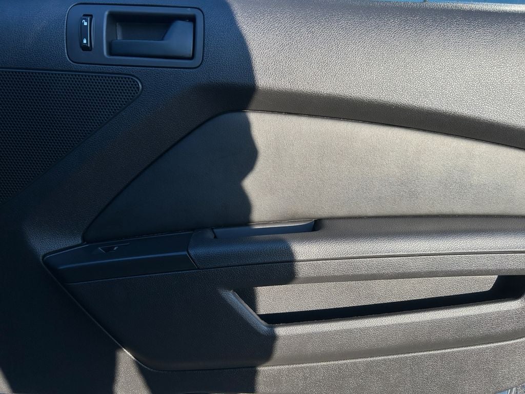 2011 Ford Mustang V6