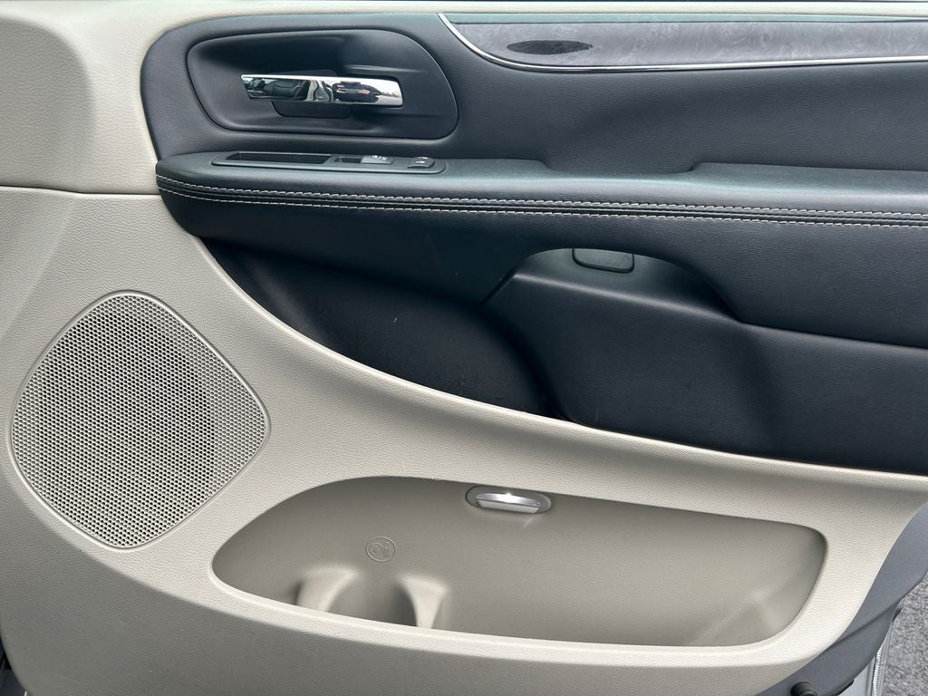 2015 Chrysler Town & Country Touring