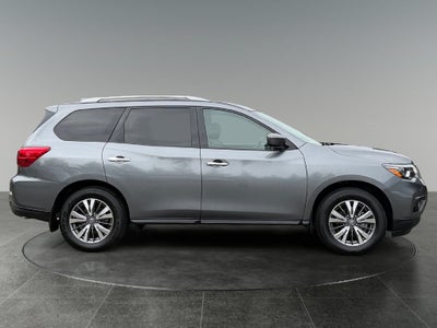 2020 Nissan Pathfinder S
