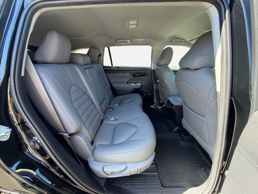 2021 Toyota Highlander LE