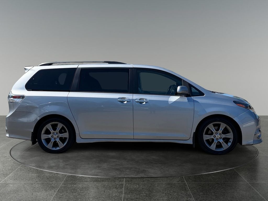2015 Toyota Sienna SE 7 Passenger