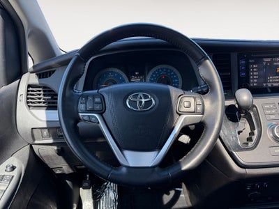 2015 Toyota Sienna SE 7 Passenger