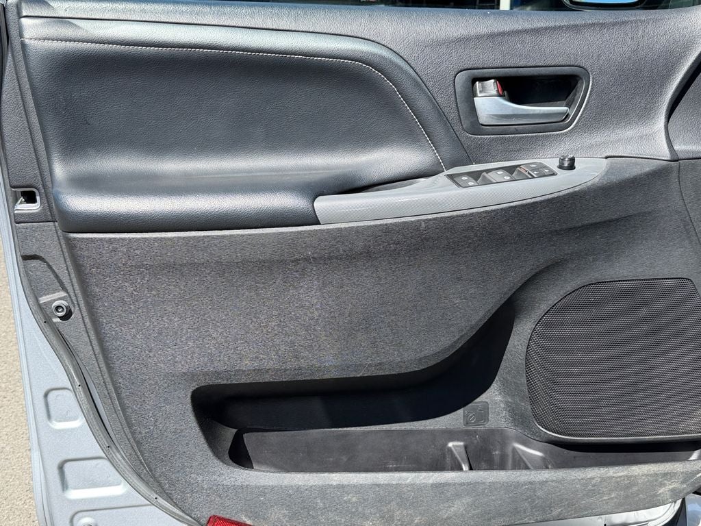 2015 Toyota Sienna SE 7 Passenger