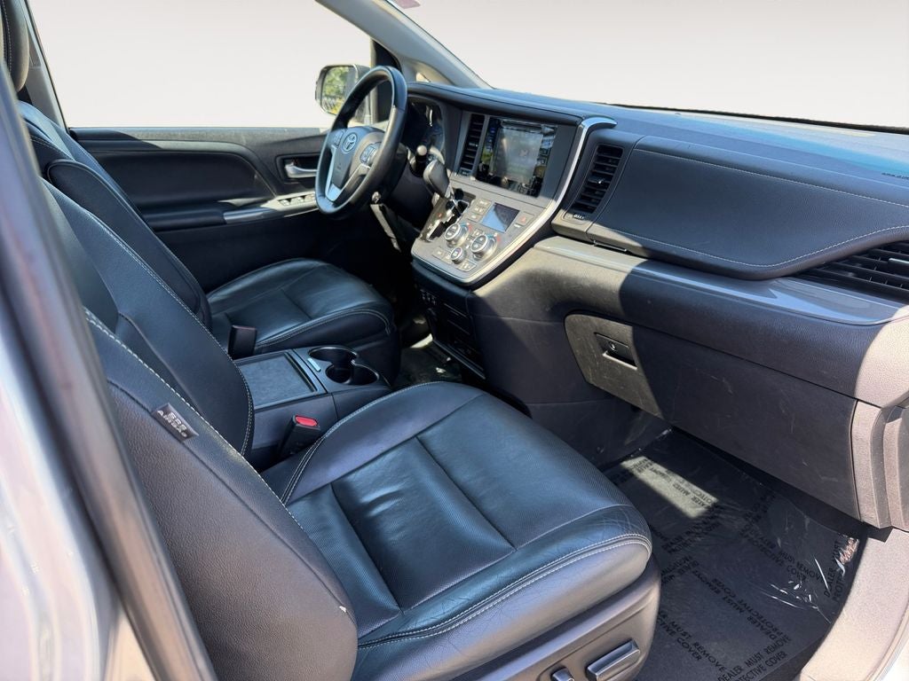 2015 Toyota Sienna SE 7 Passenger
