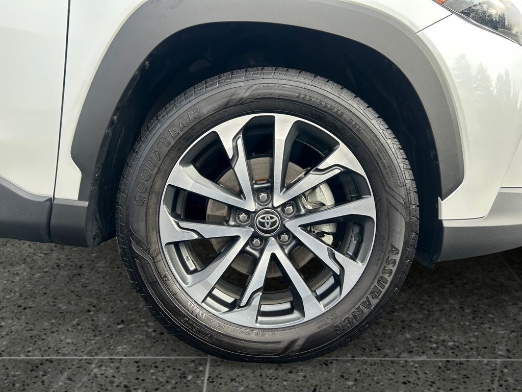 2024 Toyota Corolla Cross XLE