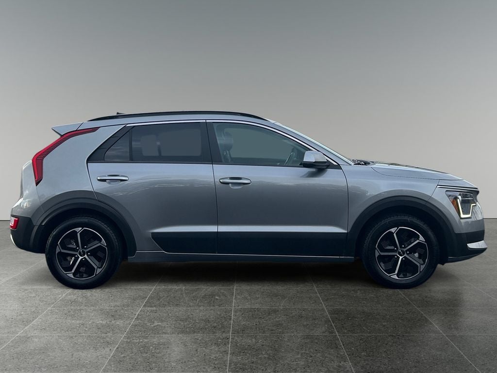 2023 Kia Niro LX