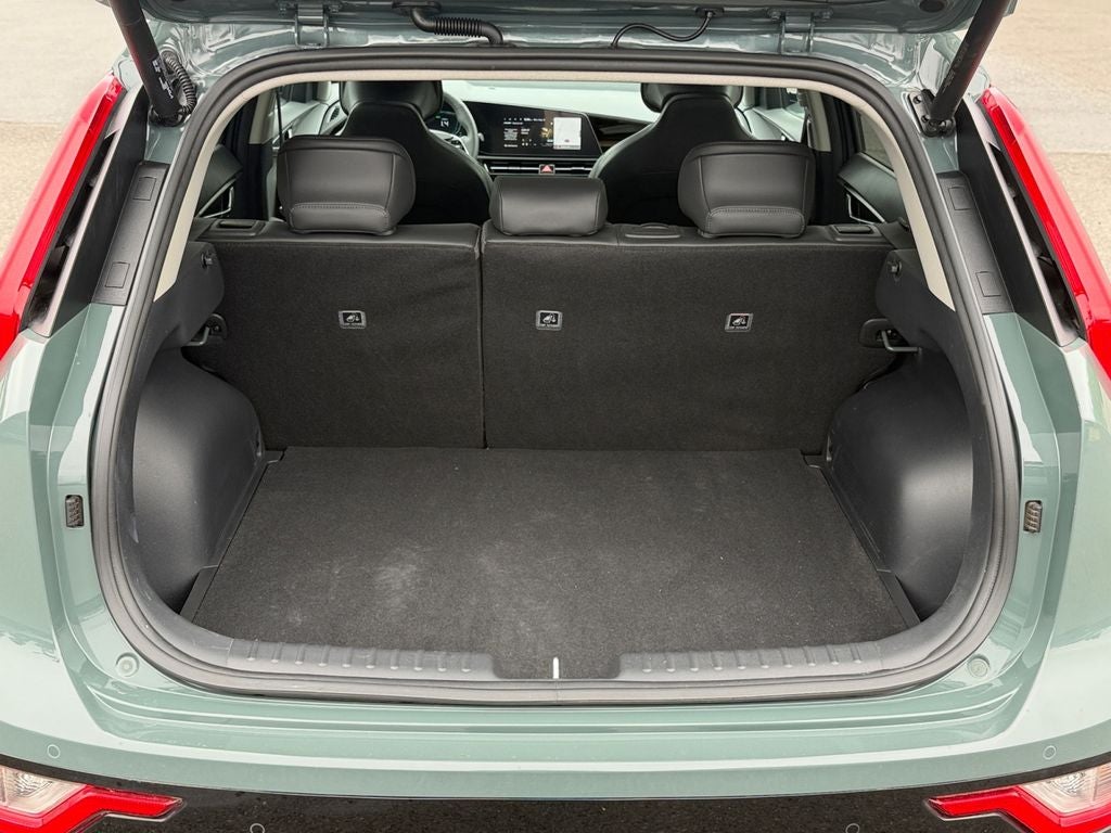 2023 Kia Niro SX