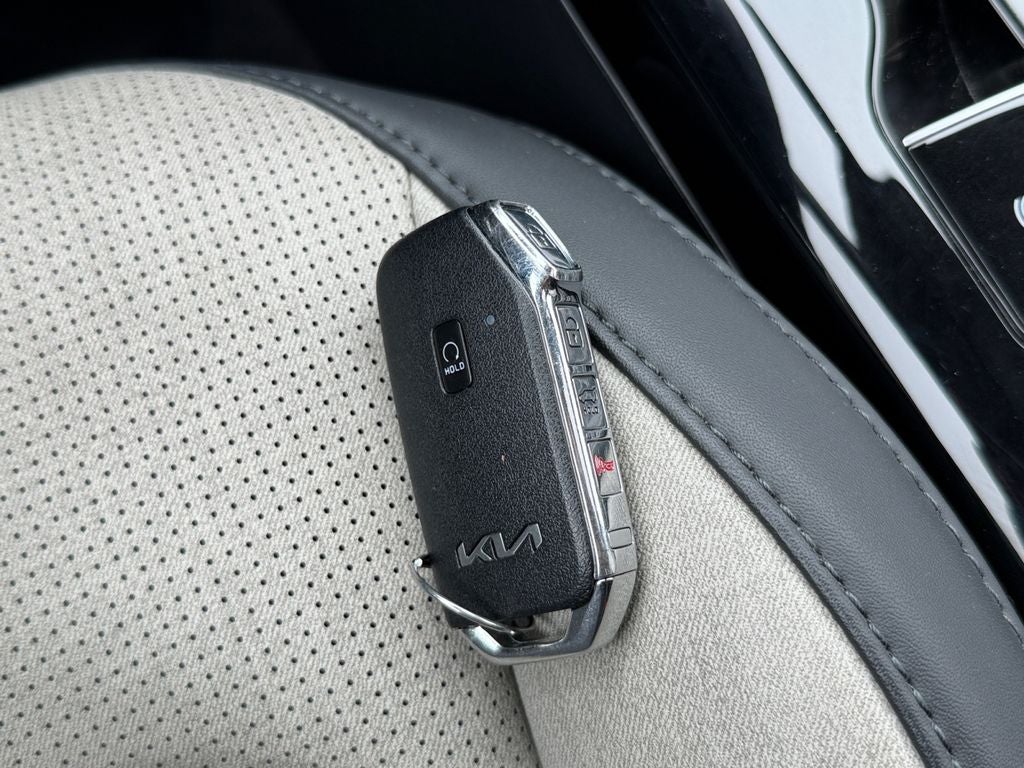 2023 Kia Niro SX