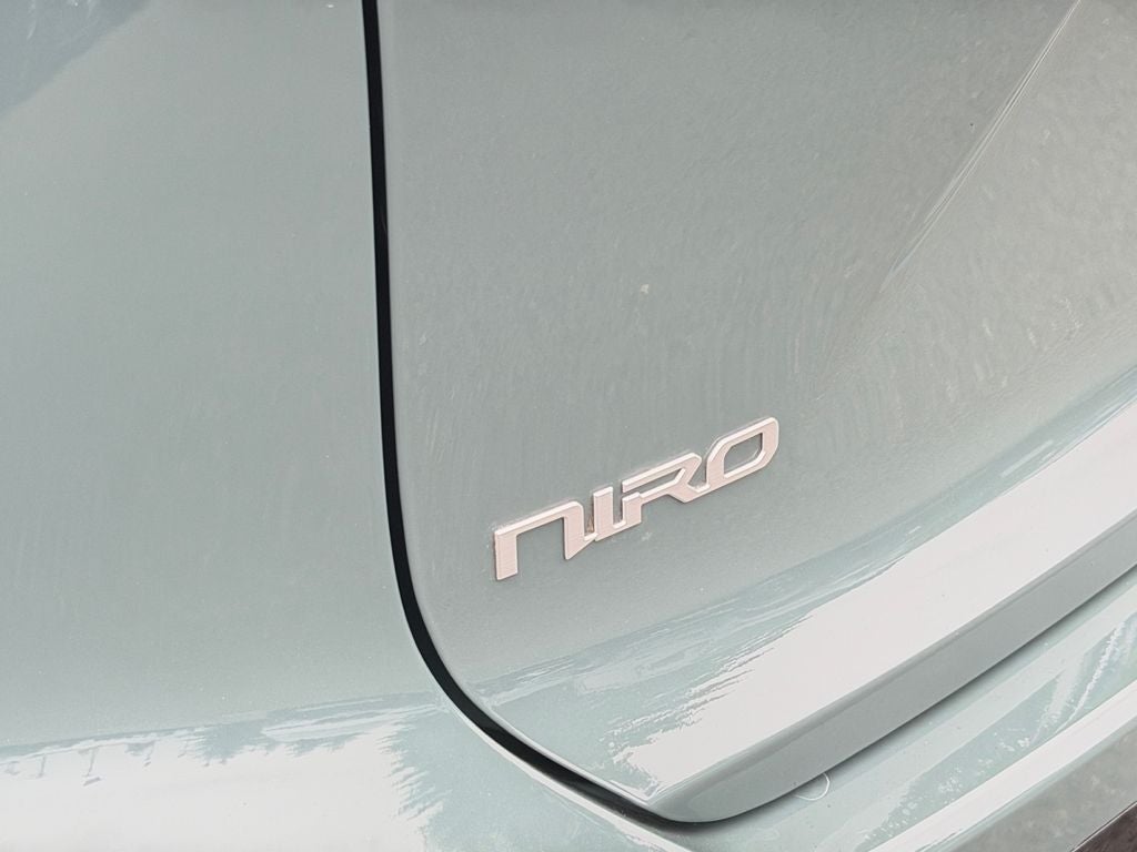 2023 Kia Niro SX