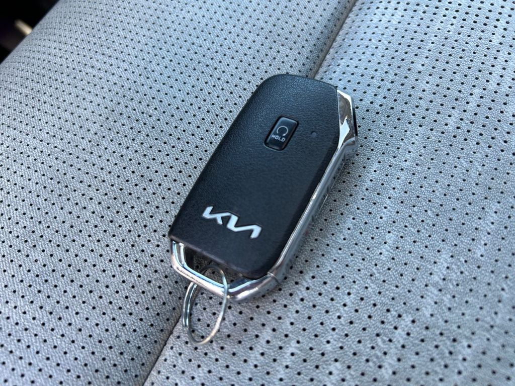 2024 Kia Niro SX