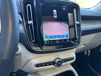 2023 Volvo XC40 B5 Plus Bright Theme