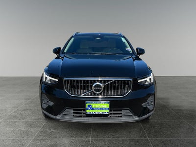 2023 Volvo XC40 B5 Plus Bright Theme