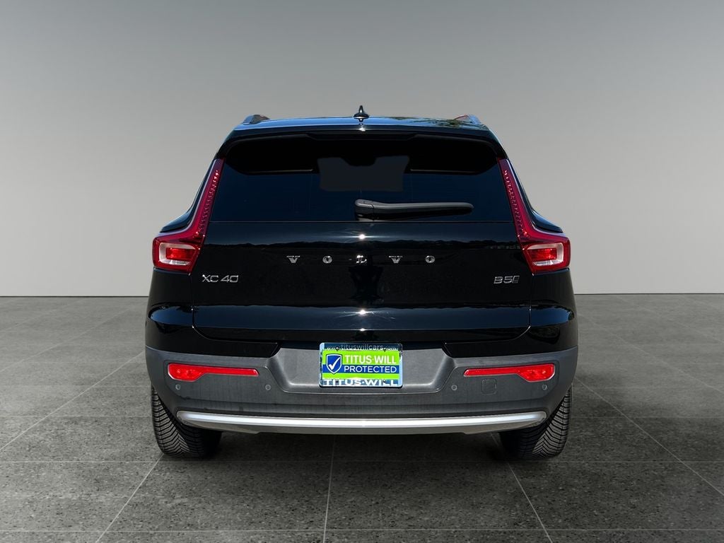 2023 Volvo XC40 B5 Plus Bright Theme