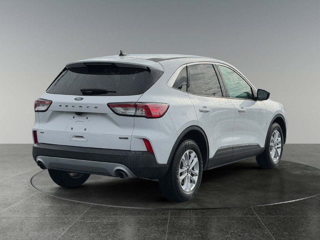 2022 Ford Escape Hybrid SE