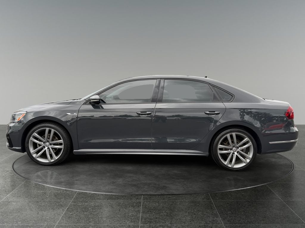 2018 Volkswagen Passat 2.0T R-Line