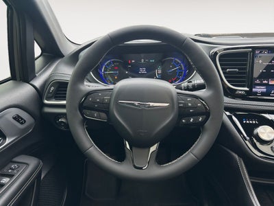 2025 Chrysler Pacifica Hybrid Select Premium S Appearance