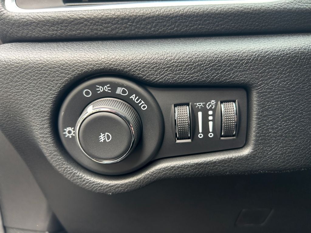 2025 Chrysler Pacifica Hybrid Select Premium S Appearance