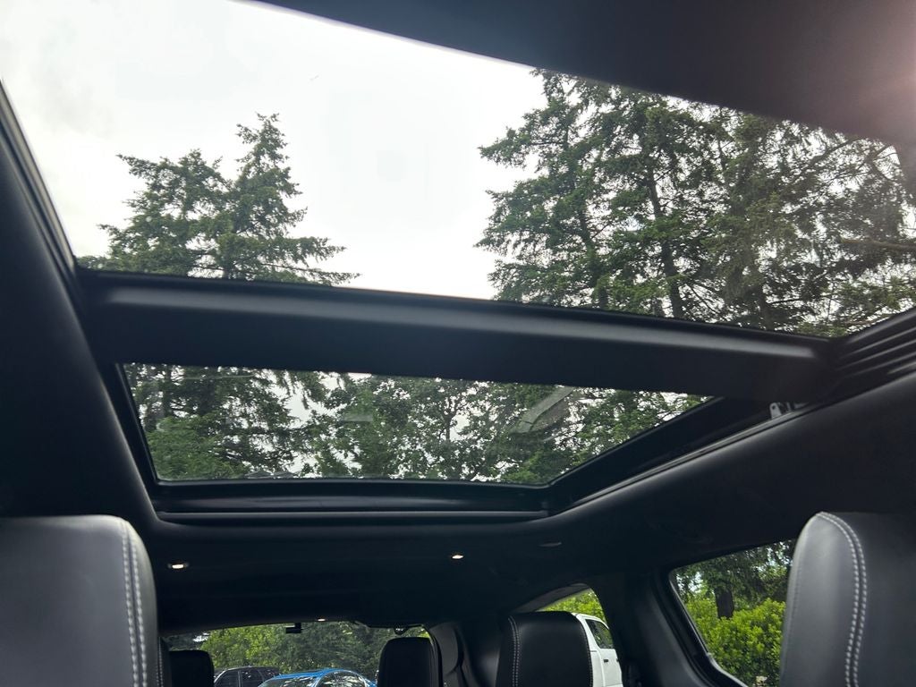 2025 Chrysler Pacifica Hybrid Select Premium S Appearance