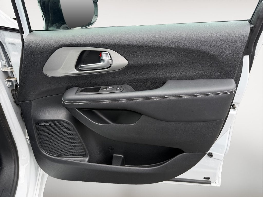2023 Chrysler Pacifica Hybrid Limited