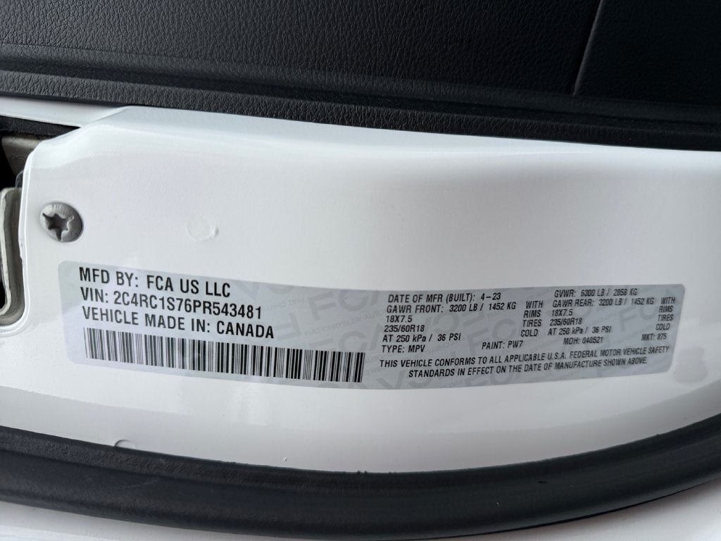 2023 Chrysler Pacifica Hybrid Limited