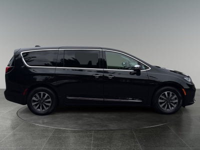 2023 Chrysler Pacifica Hybrid Limited