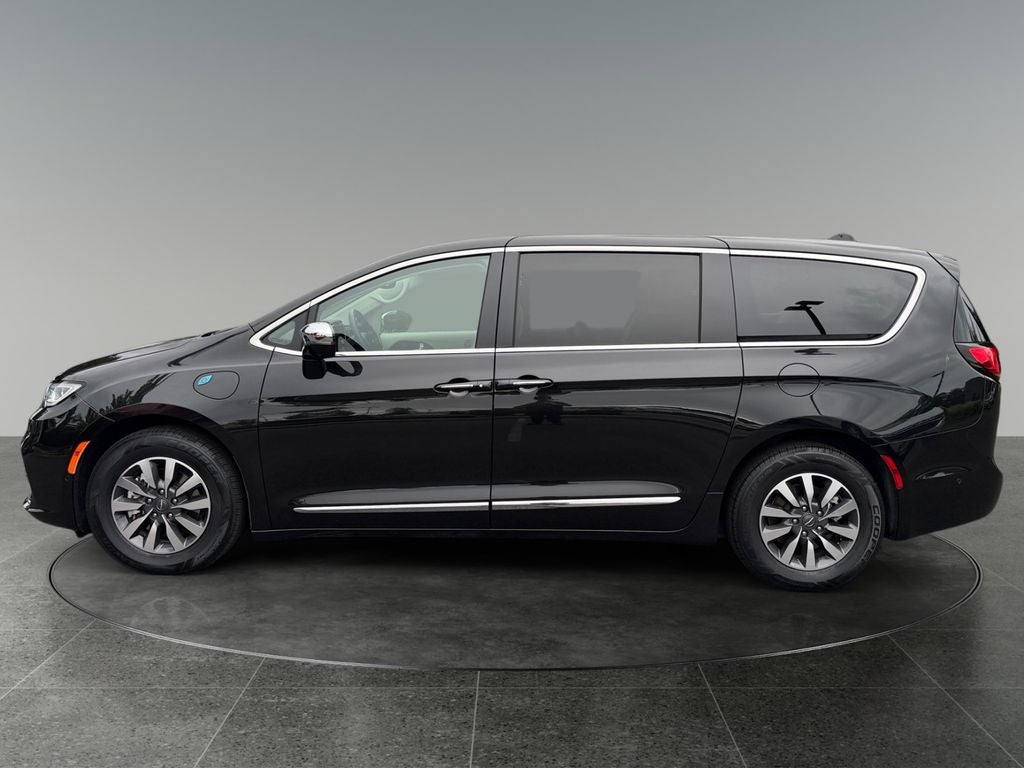 2023 Chrysler Pacifica Hybrid Limited