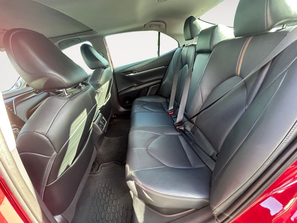 2020 Toyota Camry Hybrid XLE