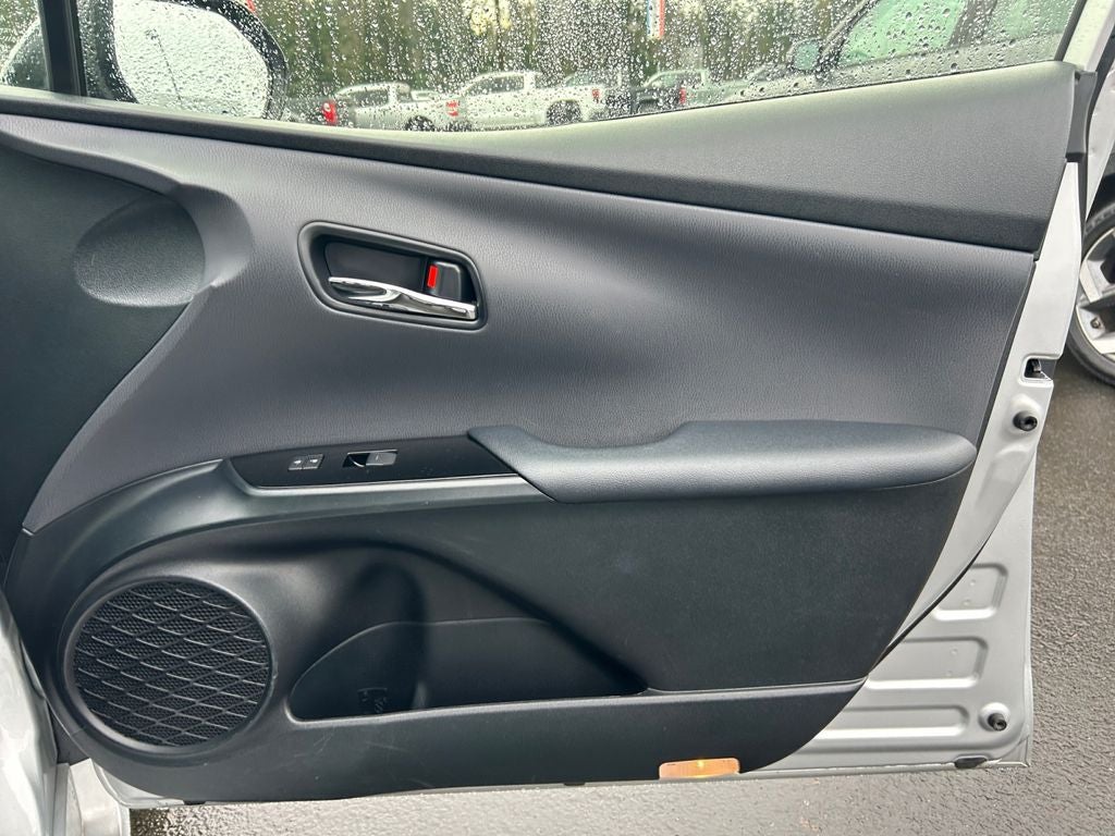 2021 Toyota Prius LE