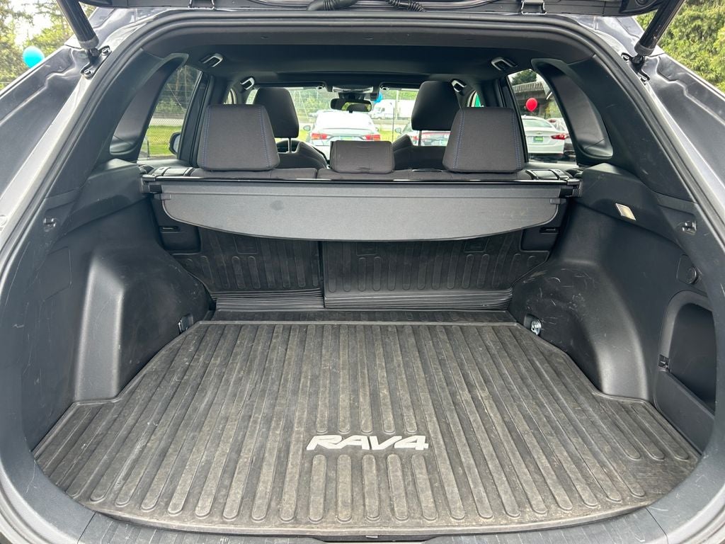 2022 Toyota RAV4 Hybrid SE