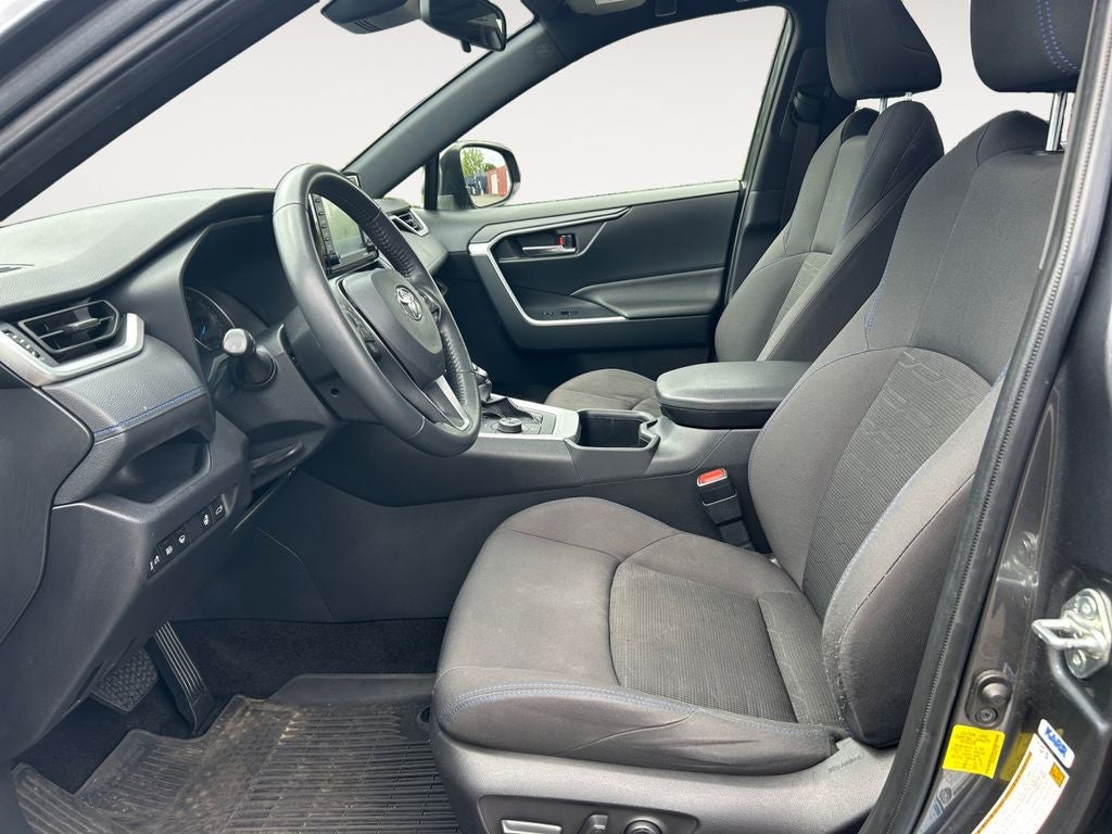 2022 Toyota RAV4 Hybrid SE