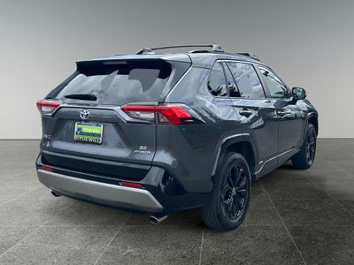 2022 Toyota RAV4 Hybrid SE