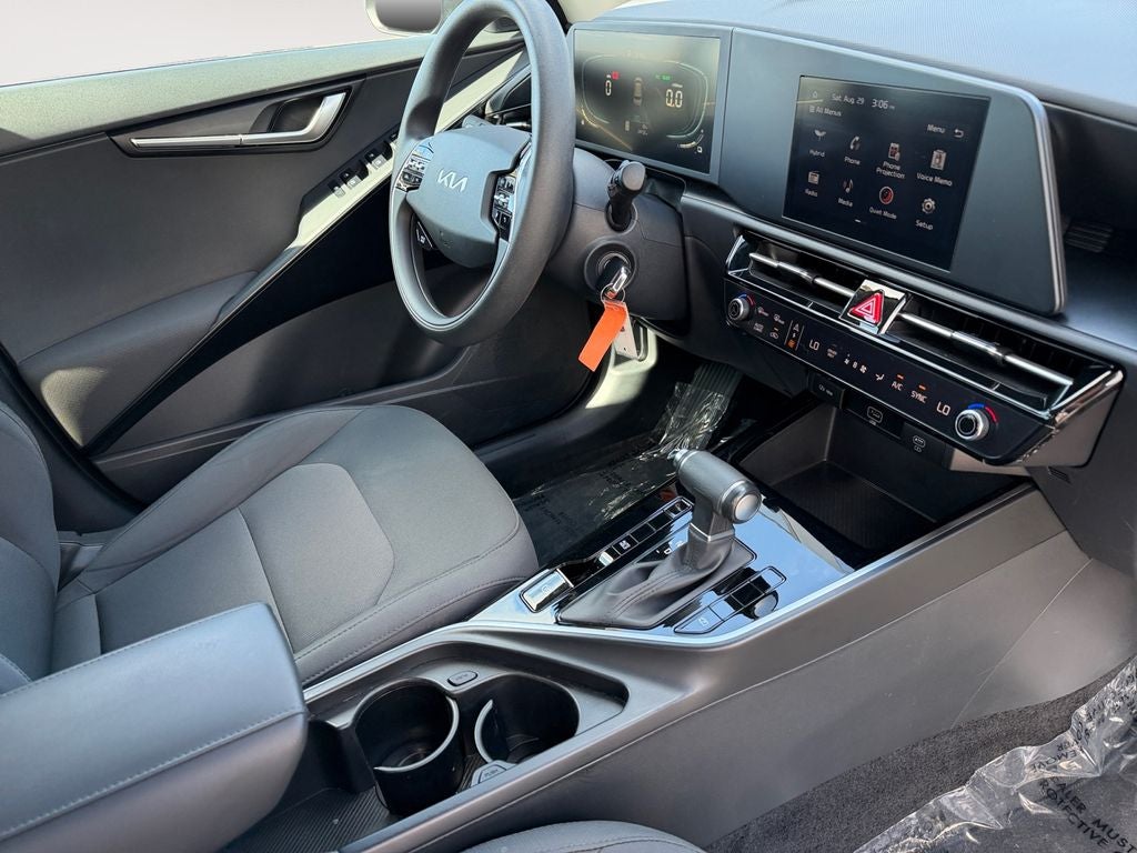 2025 Kia Niro LX