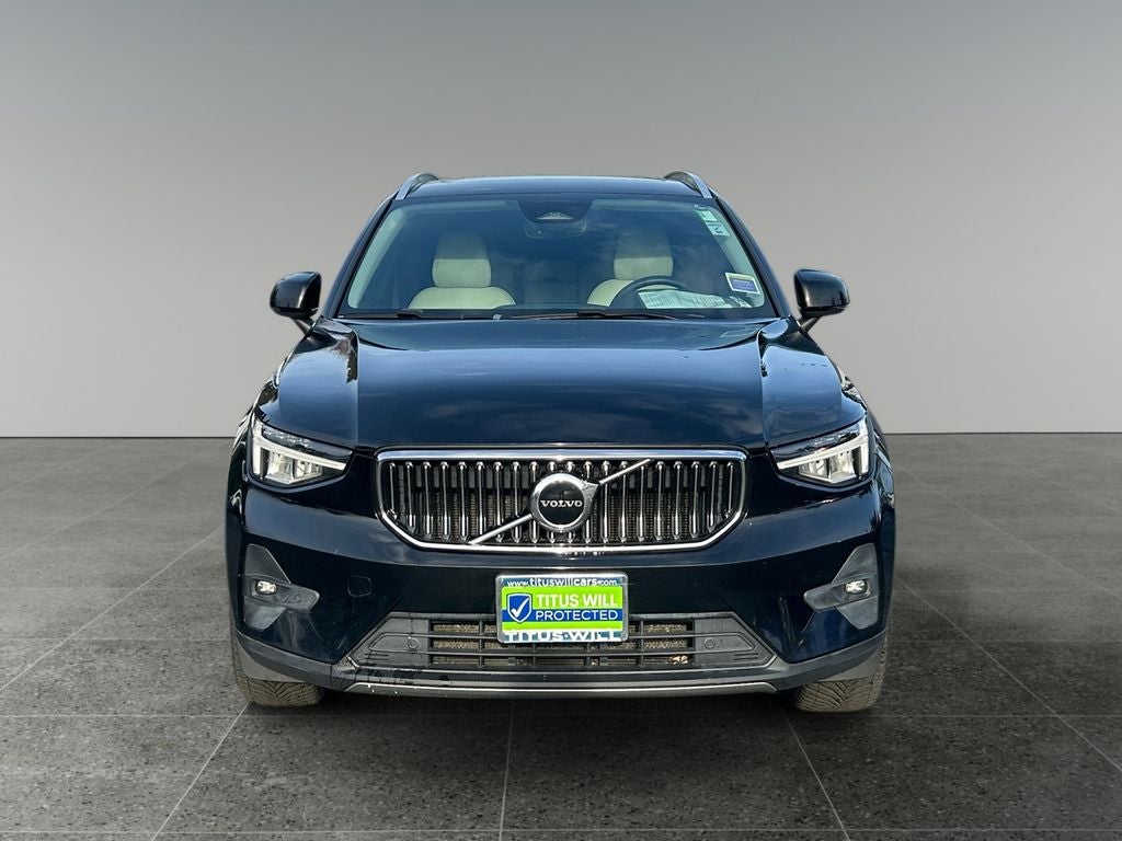 2023 Volvo XC40 B5 Plus Bright Theme