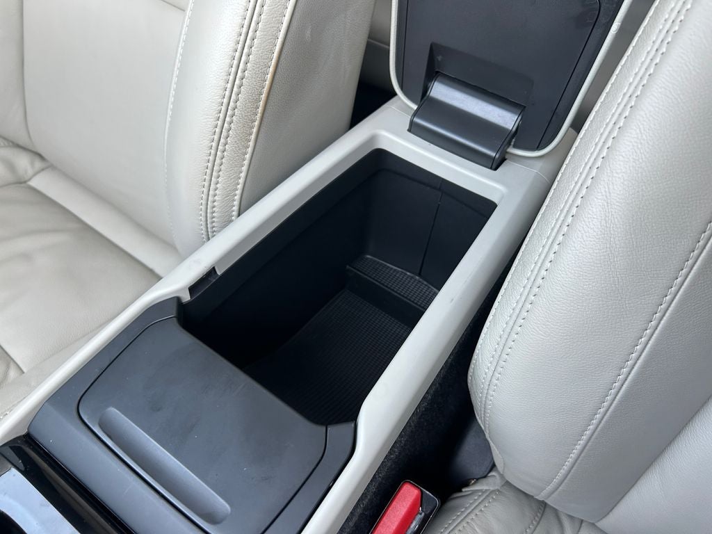 2023 Volvo XC40 B5 Plus Bright Theme