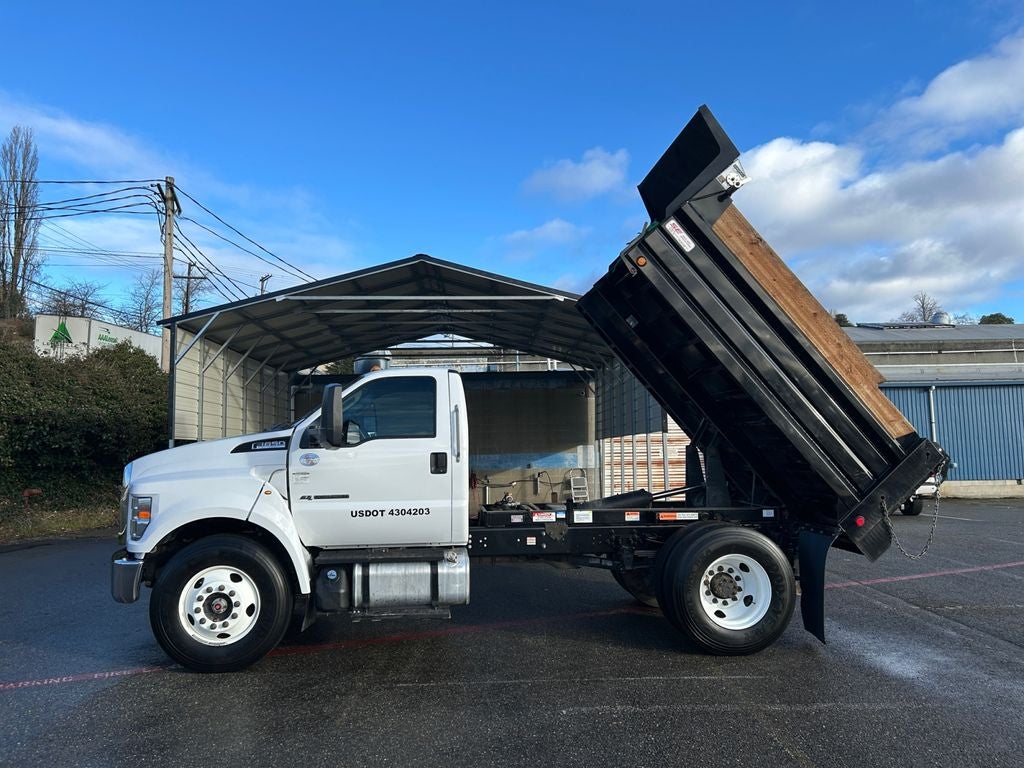 2023 Ford F-650SD Base