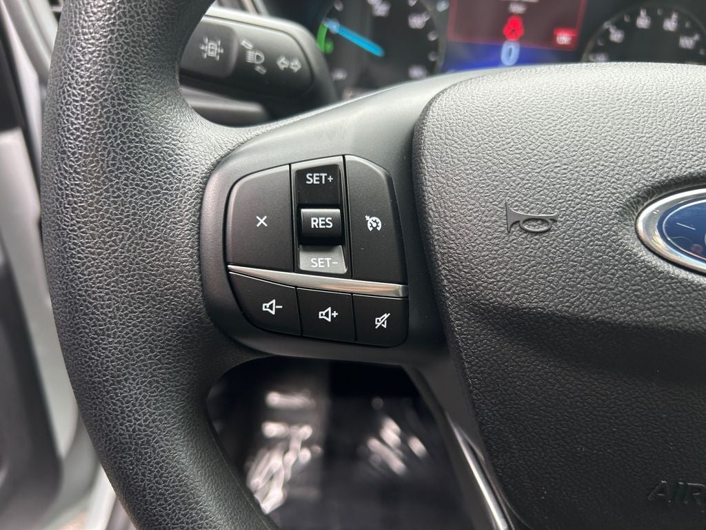 2022 Ford Escape Hybrid SE